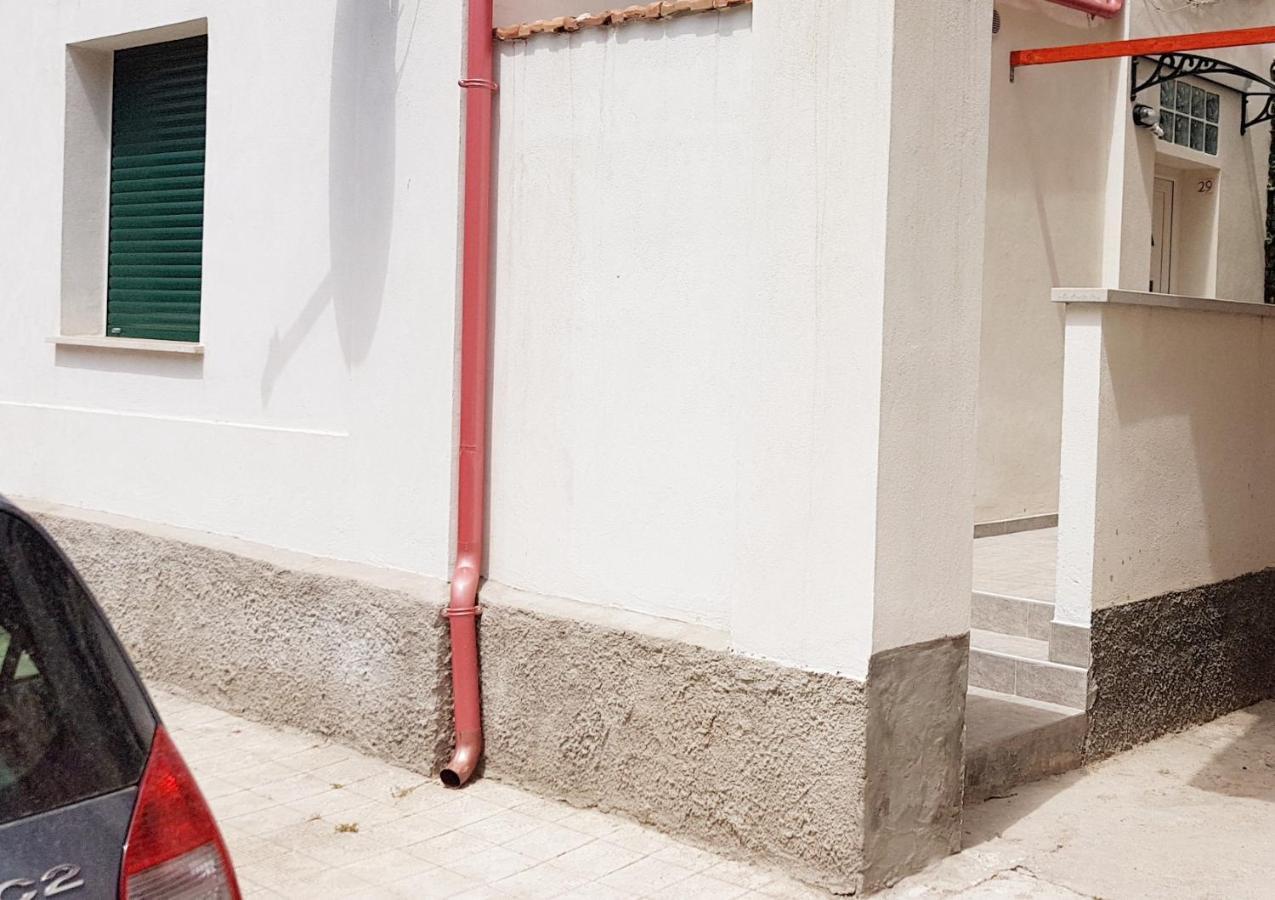 Monelia Acomodação com café da manhã Reggio di Calabria Exterior foto